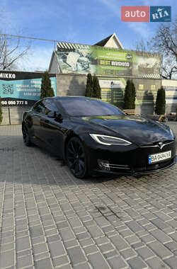 Лифтбек Tesla Model S 2015 в Кропивницком