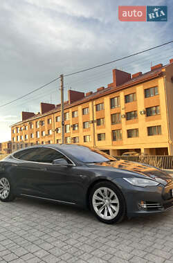 Ліфтбек Tesla Model S 2015 в 