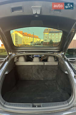 Ліфтбек Tesla Model S 2015 в 