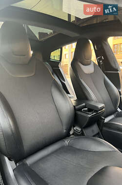 Ліфтбек Tesla Model S 2015 в 
