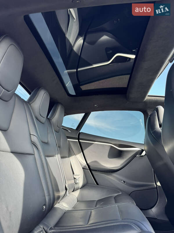 Лифтбек Tesla Model S 2018 в Одессе