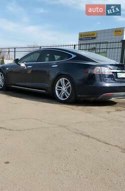 Лифтбек Tesla Model S 2014 в 