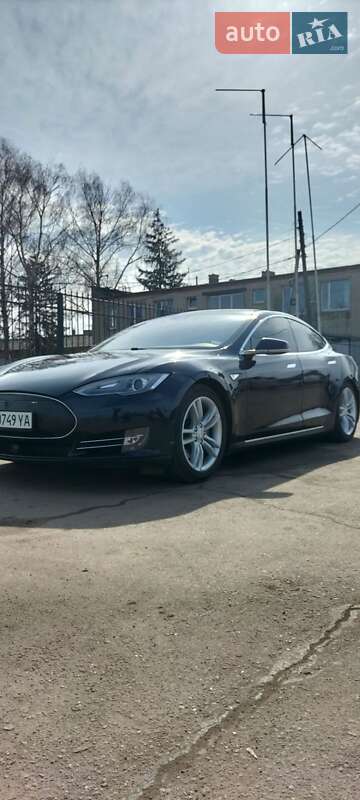 Лифтбек Tesla Model S 2014 в Сумах