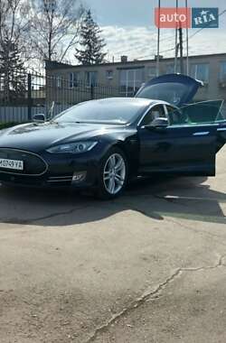 Лифтбек Tesla Model S 2014 в 