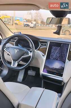 Лифтбек Tesla Model S 2014 в 