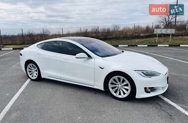 Лифтбек Tesla Model S 2017 в 