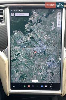Лифтбек Tesla Model S 2017 в 