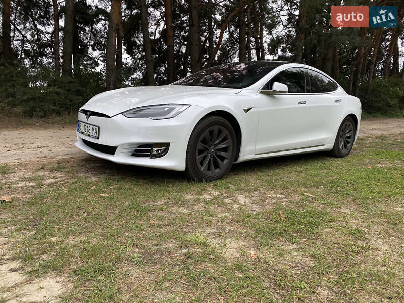 Лифтбек Tesla Model S 2018 в Полтаве