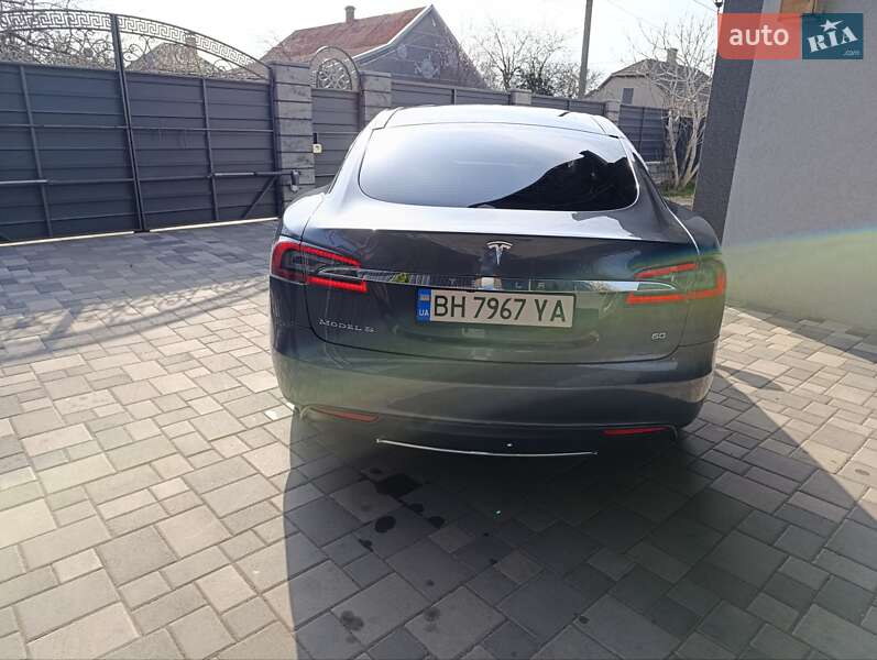 Лифтбек Tesla Model S 2013 в Измаиле