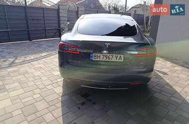 Лифтбек Tesla Model S 2013 в 