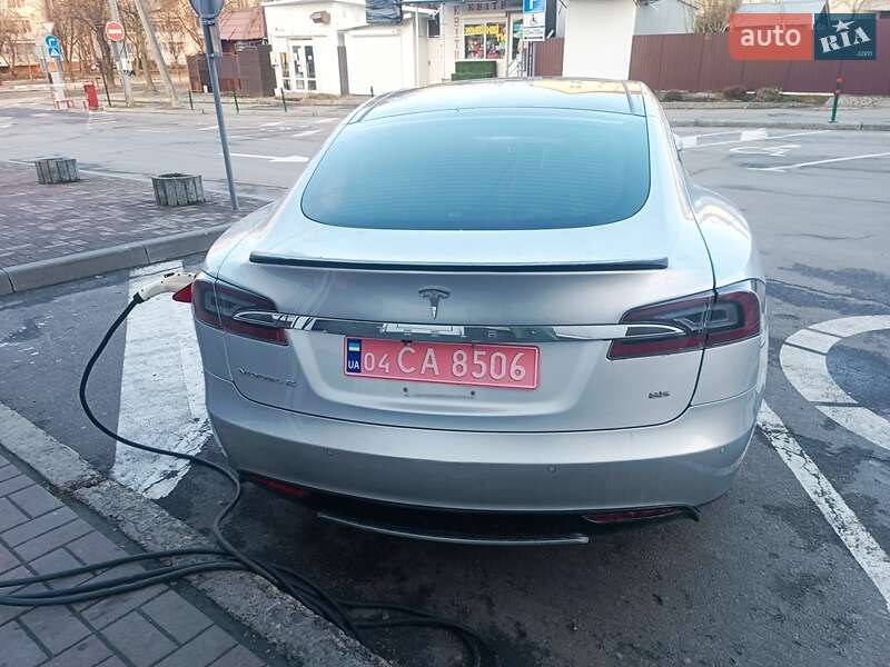 Ліфтбек Tesla Model S 2014 в Львові