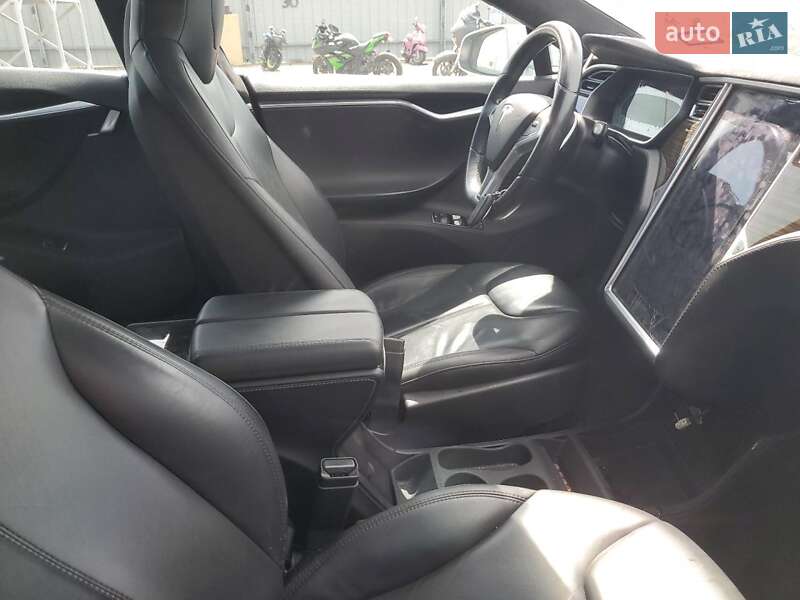 Ліфтбек Tesla Model S 2014 в Львові