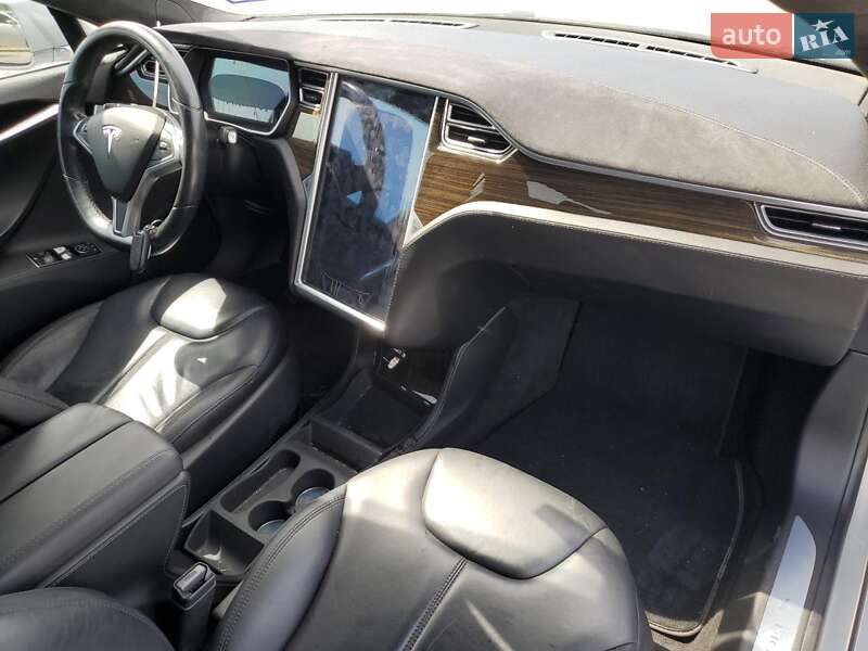 Ліфтбек Tesla Model S 2014 в Львові