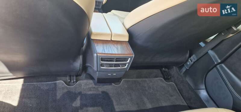 Ліфтбек Tesla Model S 2017 в Косові