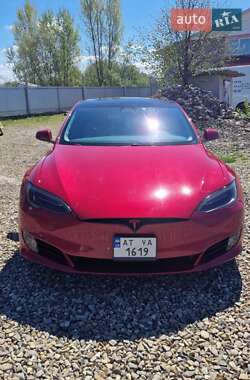 Лифтбек Tesla Model S 2017 в 