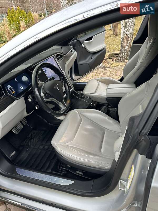 Лифтбек Tesla Model S 2015 в Харькове