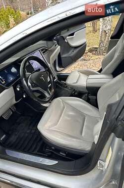 Лифтбек Tesla Model S 2015 в 
