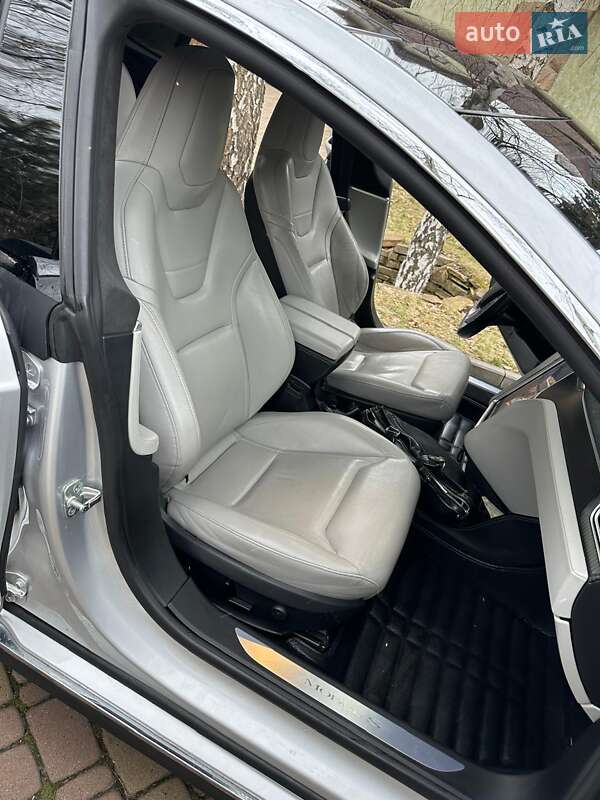 Лифтбек Tesla Model S 2015 в Харькове
