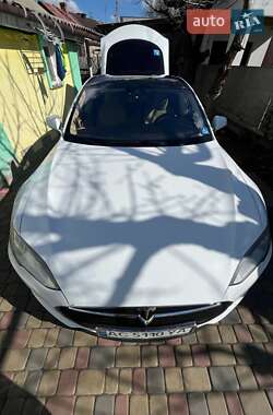Ліфтбек Tesla Model S 2015 в 
