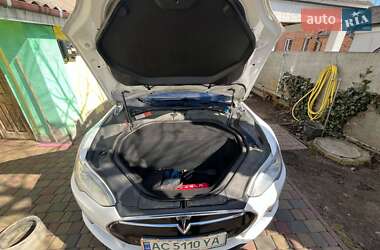 Ліфтбек Tesla Model S 2015 в 