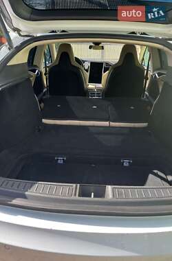 Ліфтбек Tesla Model S 2015 в 