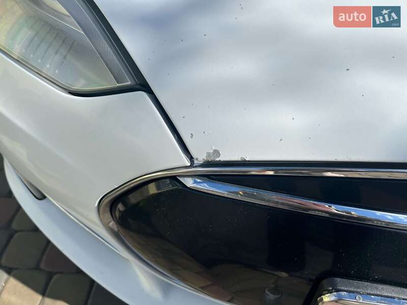 Лифтбек Tesla Model S 2015 в Луцке