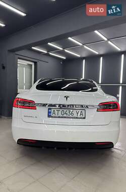 Лифтбек Tesla Model S 2017 в 