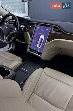 Лифтбек Tesla Model S 2017 в 