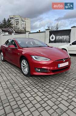 Лифтбек Tesla Model S 2017 в 