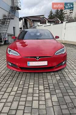 Лифтбек Tesla Model S 2017 в 
