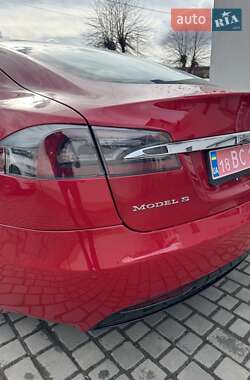Лифтбек Tesla Model S 2017 в 