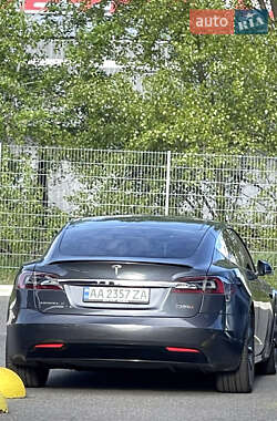 Лифтбек Tesla Model S 2016 в 