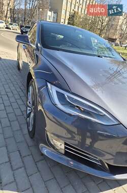 Лифтбек Tesla Model S 2019 в Львове