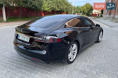 Лифтбек Tesla Model S 2014 в 