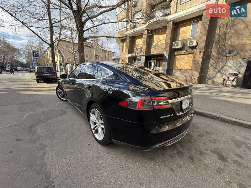 Ліфтбек Tesla Model S 2014 в Миколаєві