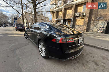 Ліфтбек Tesla Model S 2014 в 