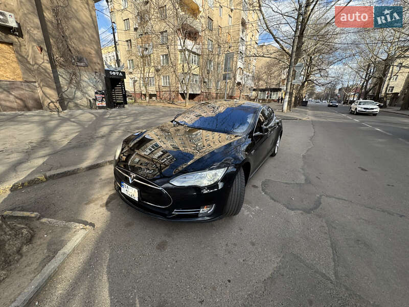 Ліфтбек Tesla Model S 2014 в Миколаєві