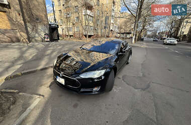 Ліфтбек Tesla Model S 2014 в 
