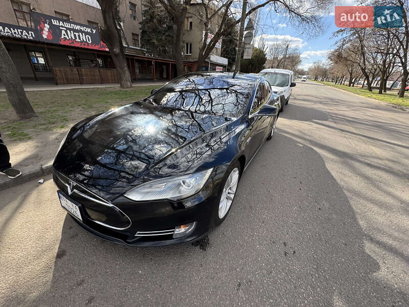 Ліфтбек Tesla Model S 2014 в Миколаєві