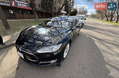Ліфтбек Tesla Model S 2014 в 