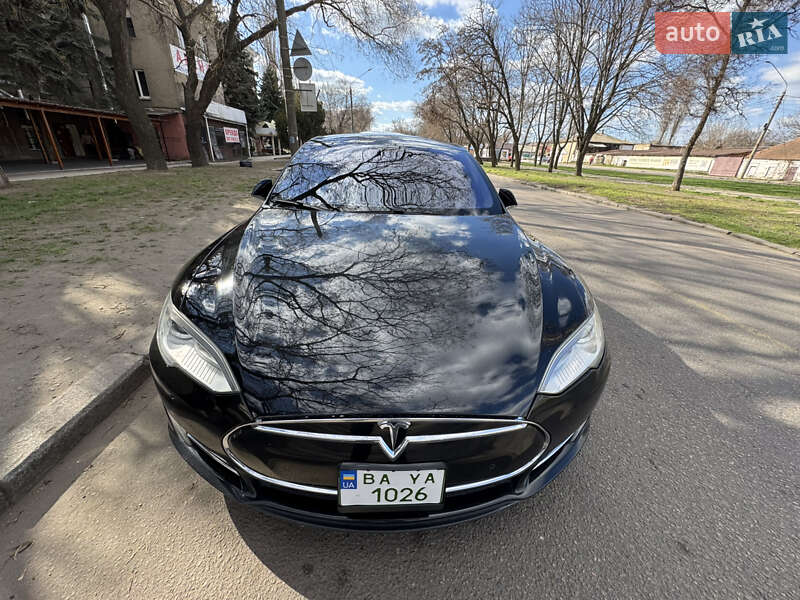 Ліфтбек Tesla Model S 2014 в Миколаєві