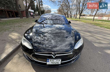 Ліфтбек Tesla Model S 2014 в 