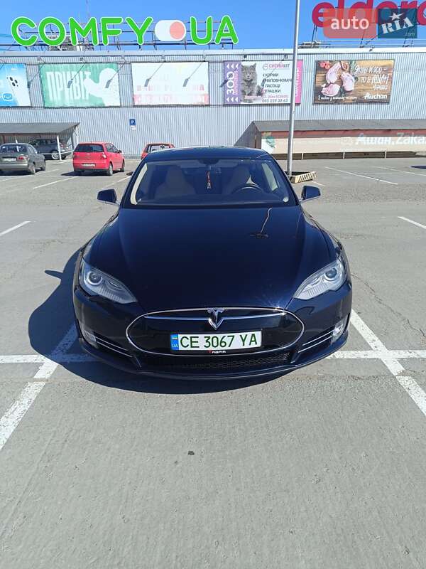 Tesla Model S 2014