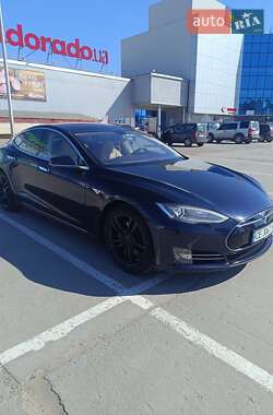 Лифтбек Tesla Model S 2014 в 