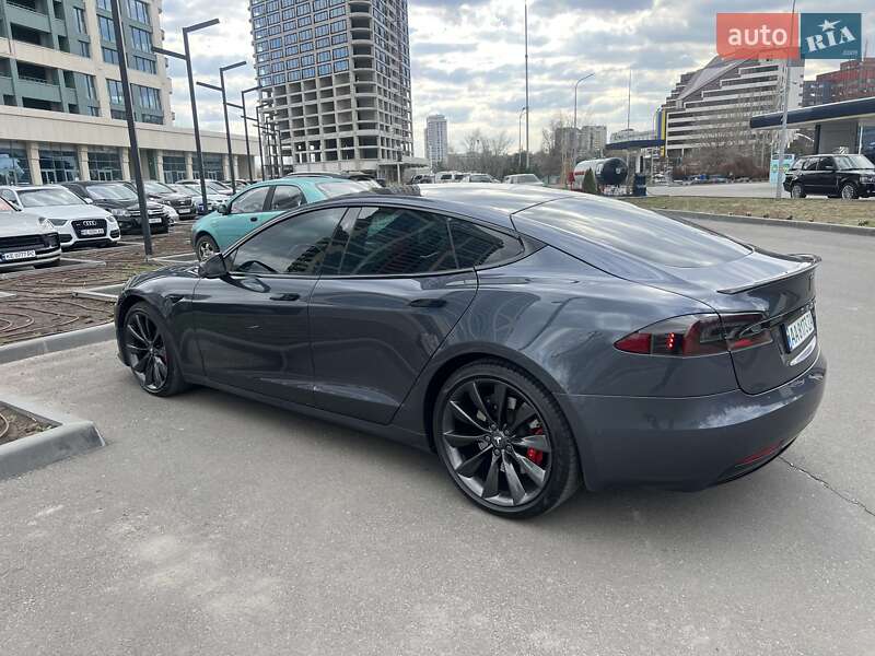 Лифтбек Tesla Model S 2017 в Днепре