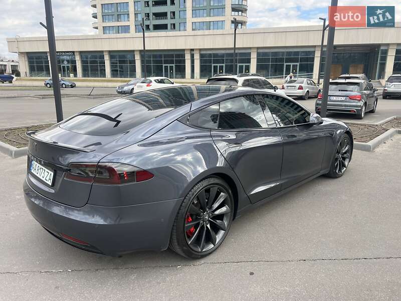 Лифтбек Tesla Model S 2017 в Днепре