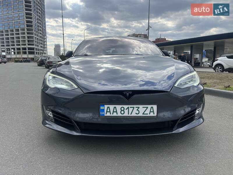 Лифтбек Tesla Model S 2017 в Днепре