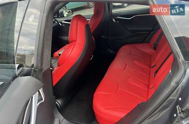 Лифтбек Tesla Model S 2017 в 