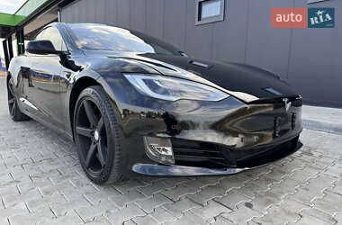 Лифтбек Tesla Model S 2019 в 