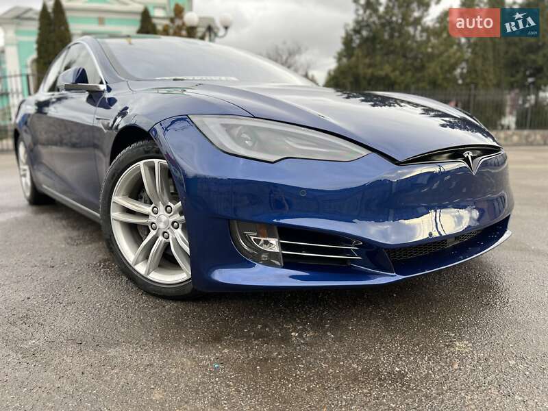 Ліфтбек Tesla Model S 2015 в Харкові